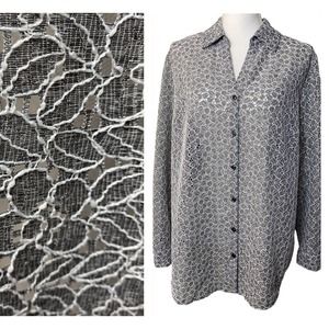 Chico’s 2 Women’s Size L Gray Floral Lace Button Front Collared V-Neck Blouse